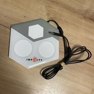 DISNEY INFINITY BASE PAD PORTAL for Wii U and PlayStation 3.‎ Tested, works!